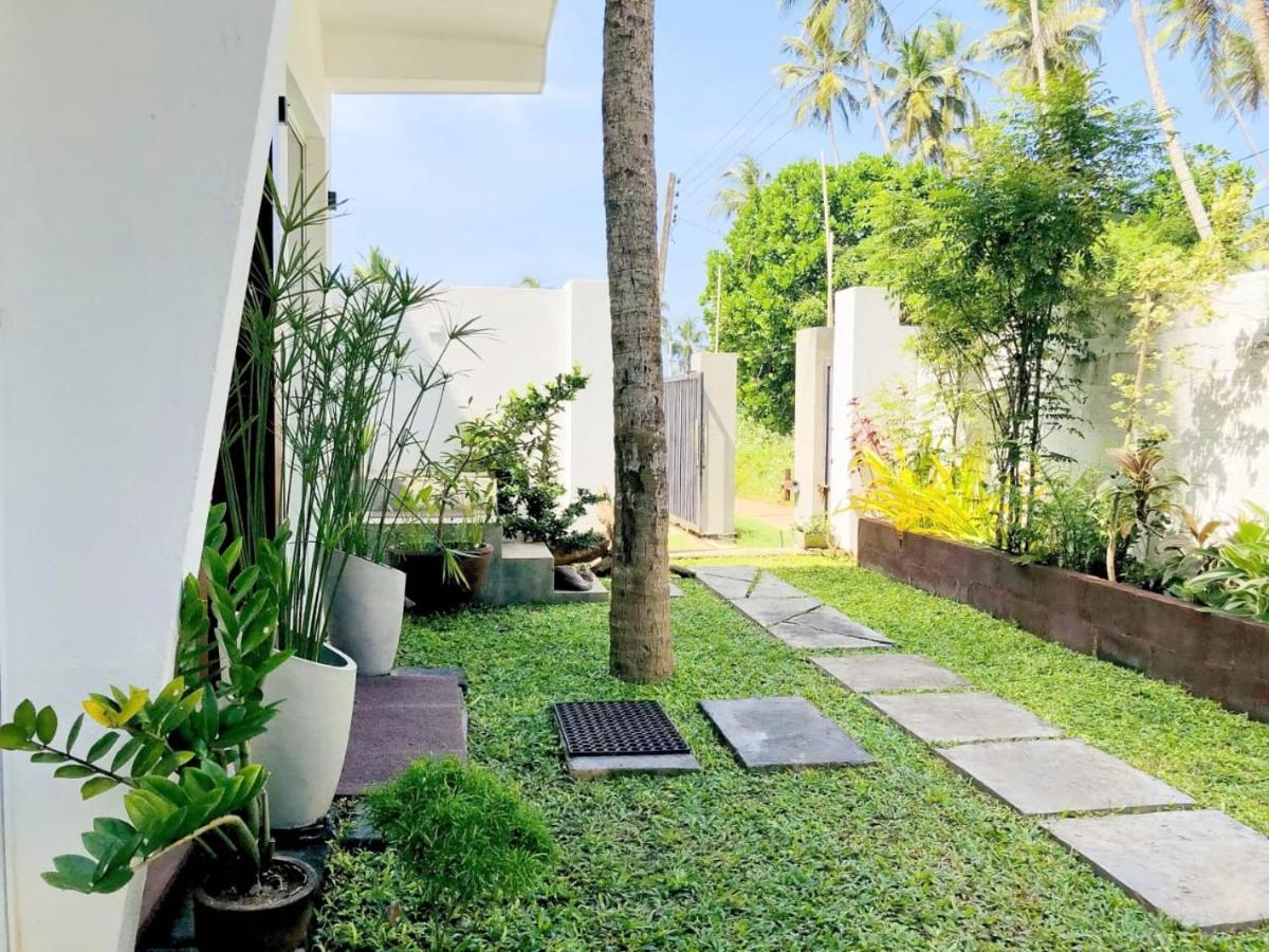 Ayona Beach Villa Katuneriya 외부 사진